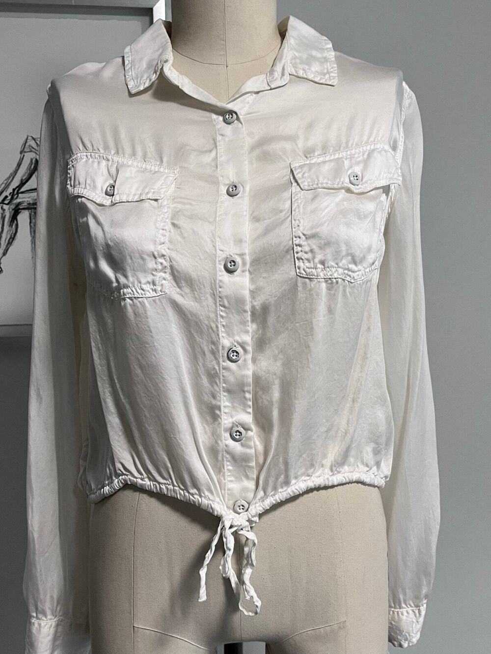 Urban Outfitters Satin Button-Down Blouse Med White Shiny Classic Button Down